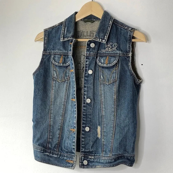 Hollister Skull Embroidered Distressed Jean Vest - Picture 10 of 10